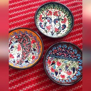Set Of Three Hand-painted Minet Signed Bowls Gorgeous Raised Designs Unused Cond